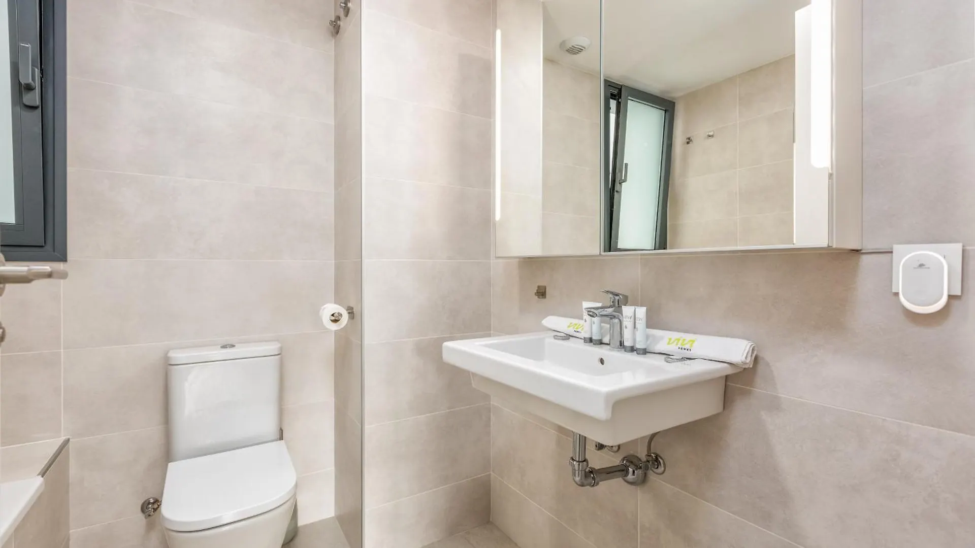 Vivi Homes - Sunny Views Wellness, Gym, Pool & Sea View Fuengirola Apartment