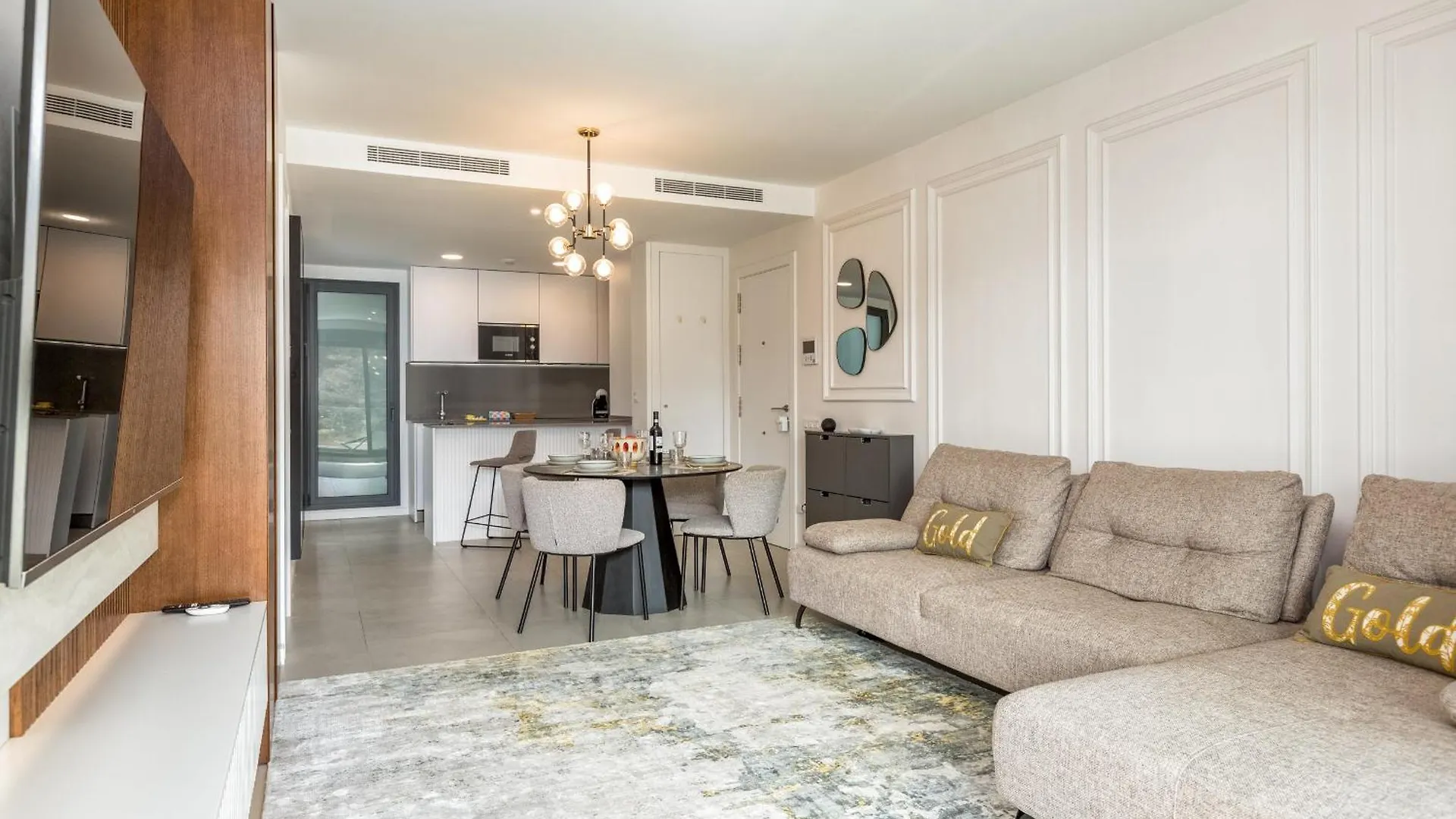 Vivi Homes - Sunny Views Wellness, Gym, Pool & Sea View Fuengirola