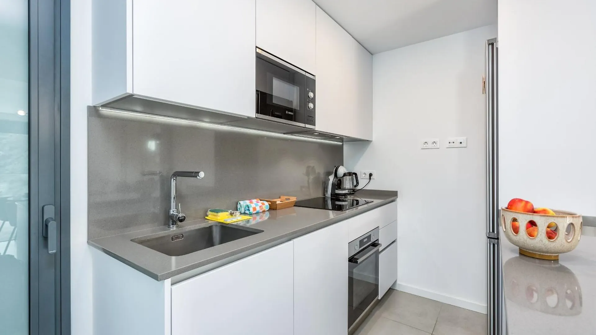 Vivi Homes - Sunny Views Wellness, Gym, Pool & Sea View Fuengirola Apartment