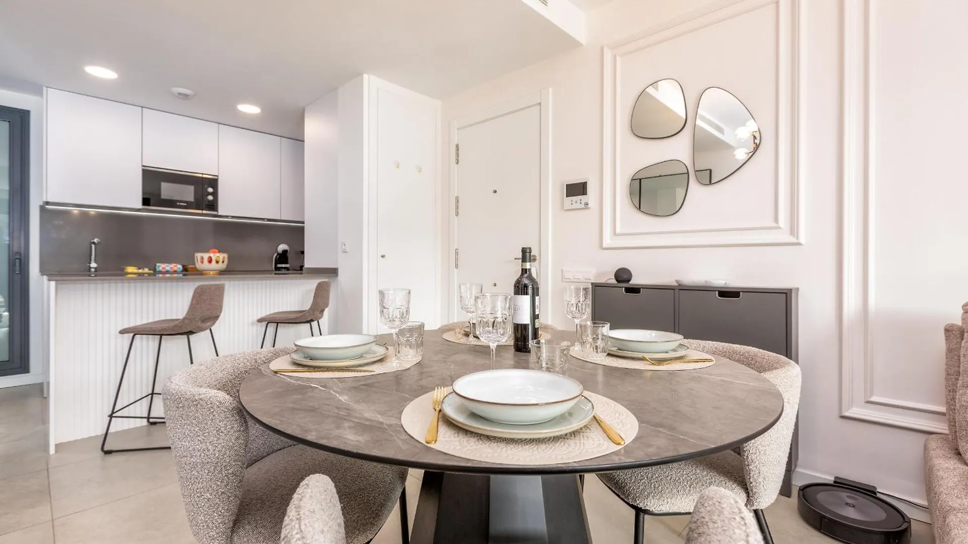 Vivi Homes - Sunny Views Wellness, Gym, Pool & Sea View Fuengirola Apartment